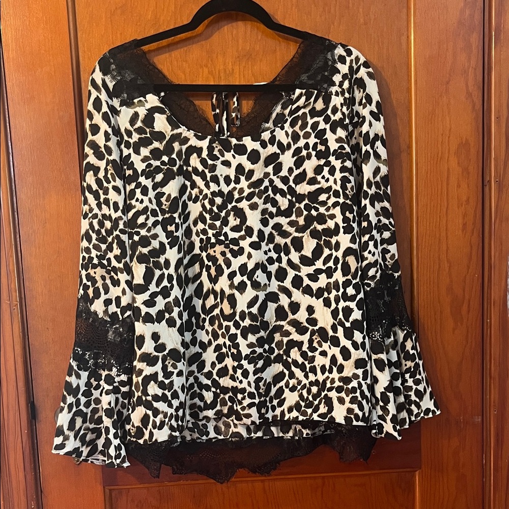 NY Collection Black and White Animal Print Blouse